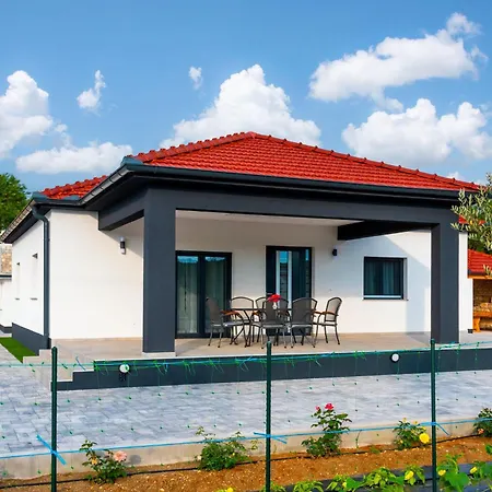 Effort Villa *