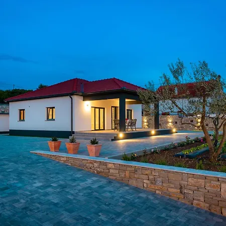 Effort Villa *